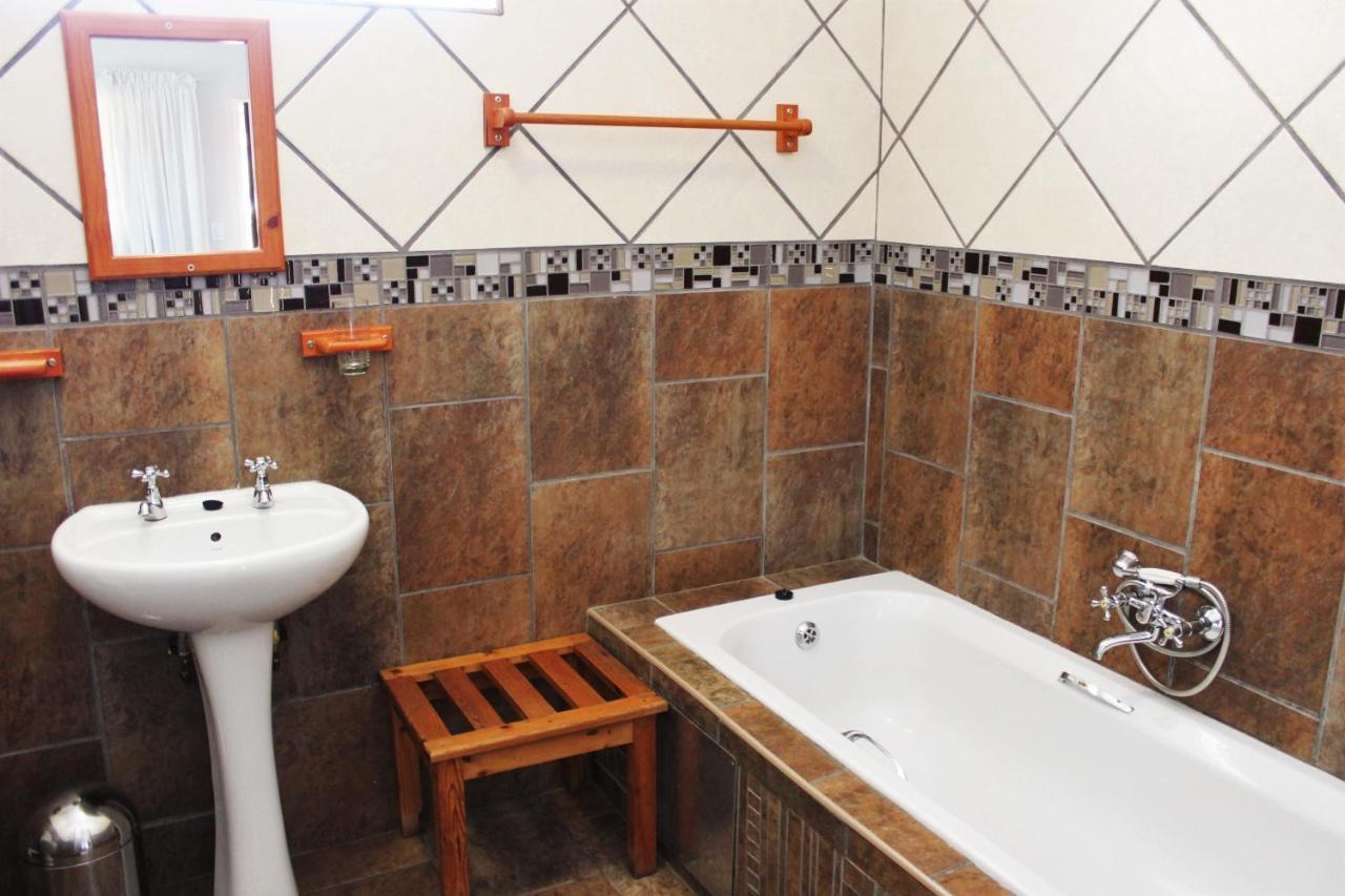 Ngwenya Boutique Hotel Lephalale エクステリア 写真