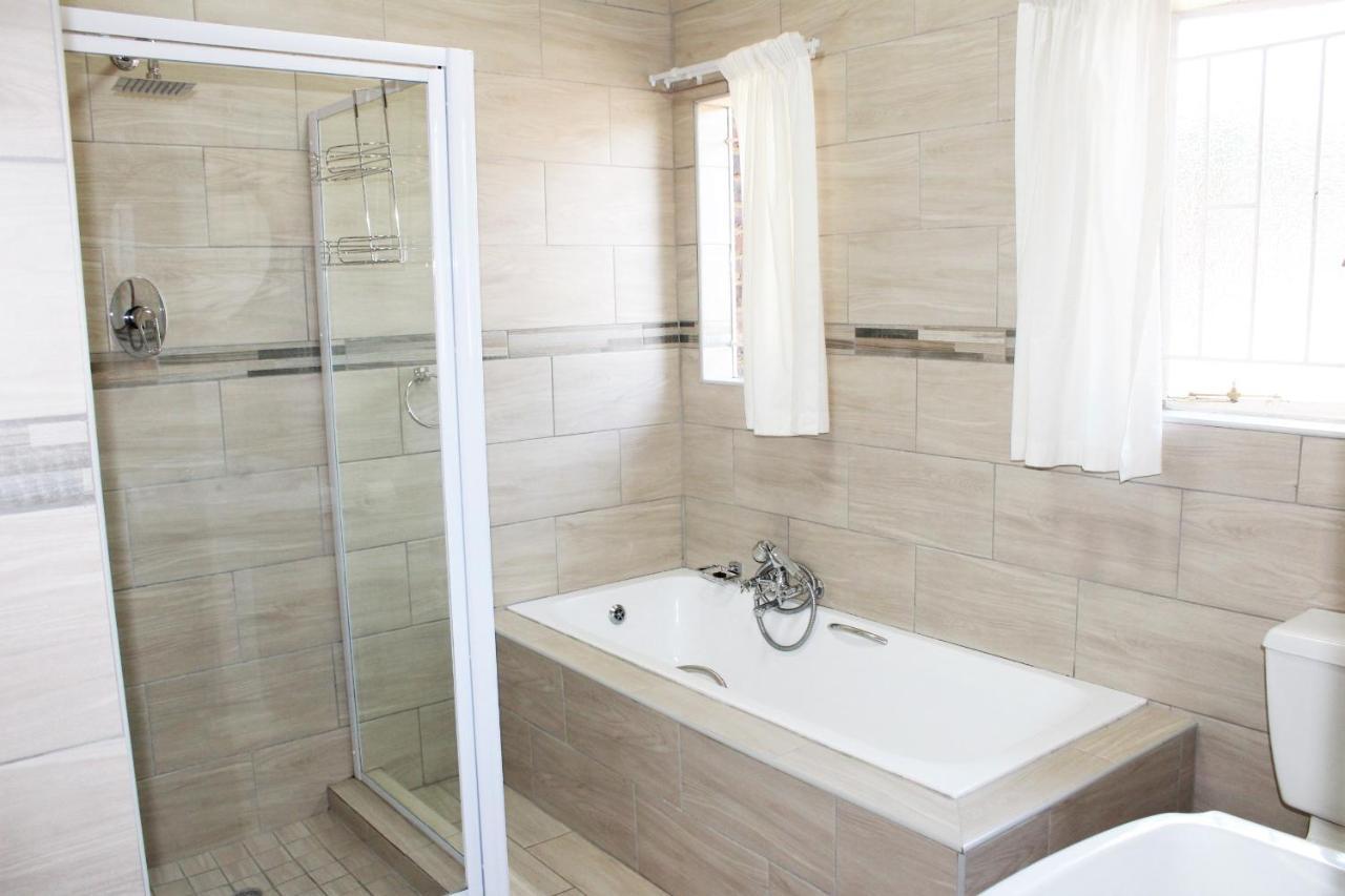 Ngwenya Boutique Hotel Lephalale エクステリア 写真