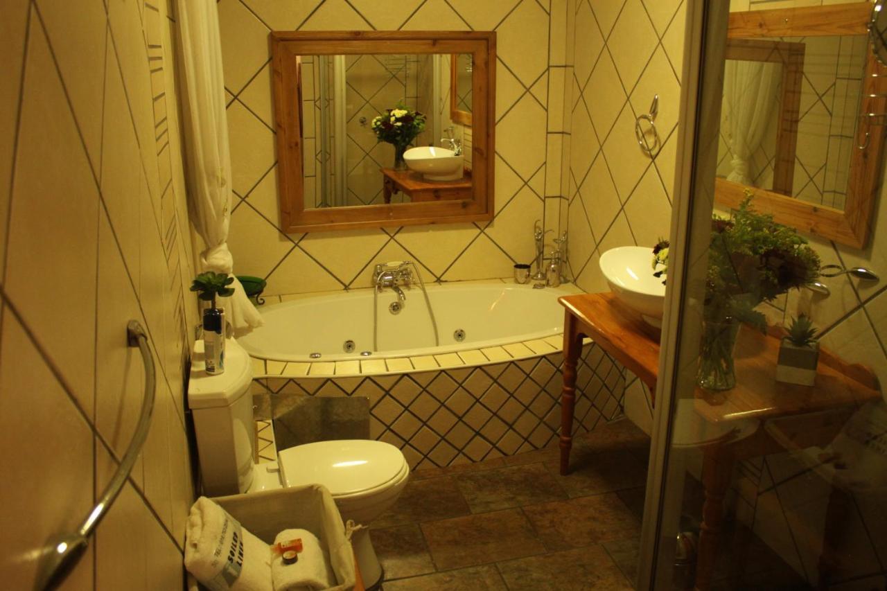 Ngwenya Boutique Hotel Lephalale エクステリア 写真